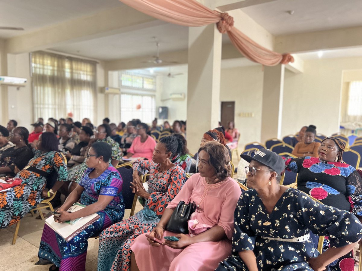 ASHIAANAMBRA's tweet photo. Dr. Onyemaechi meets with OICs from 4 LGAs for ASHIA’s quarterly data validation. He emphasized proper referrals, ambulance use (5111/112), drug availability, and zero charges for BHCPF enrollees. Together, we strengthen Anambra’s primary healthcare. #ASHIA https://t.co/zLVEMh1oGI