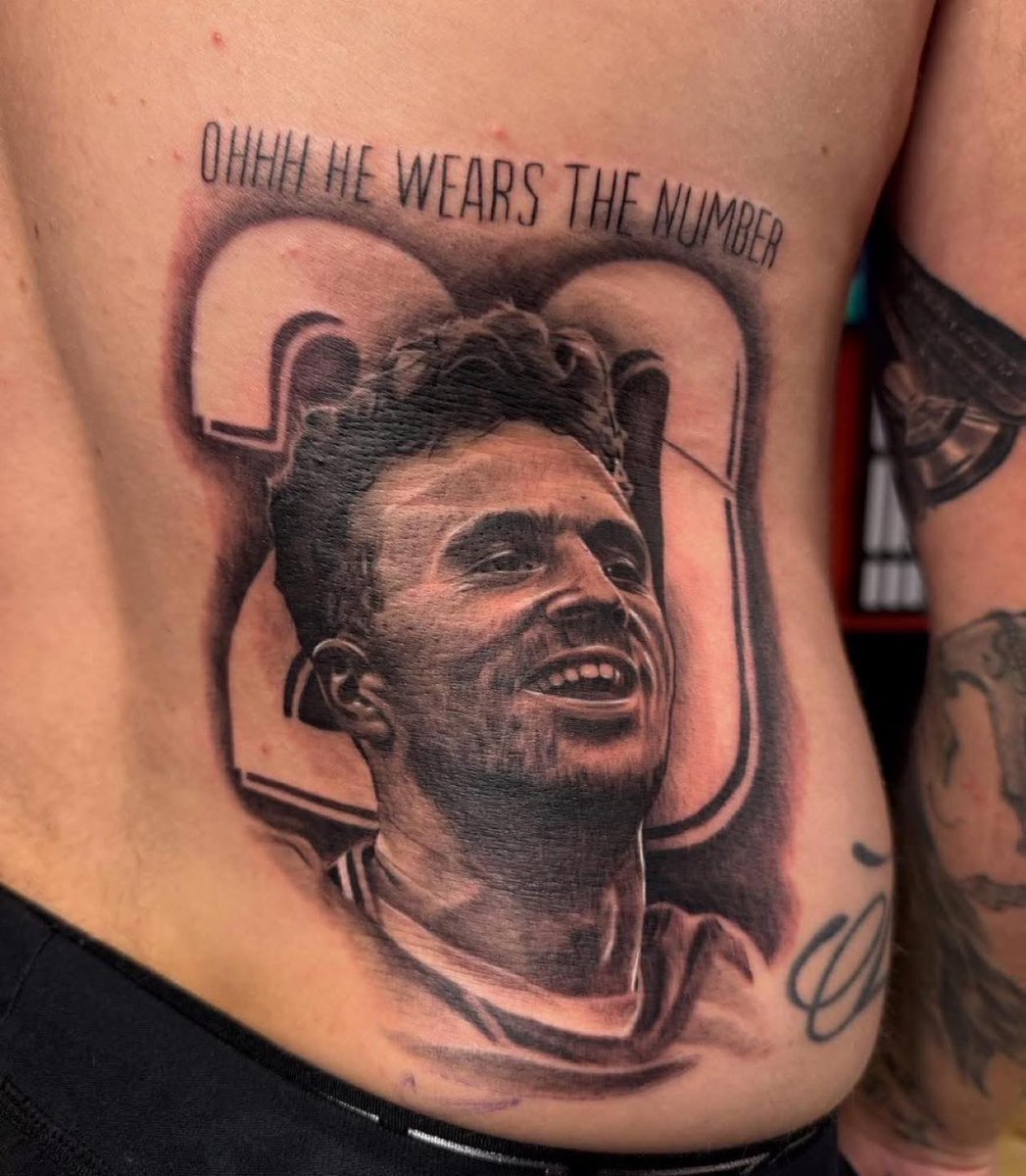 This Liverpool fan’s new tattoo in tribute to Diogo Jota. 👏