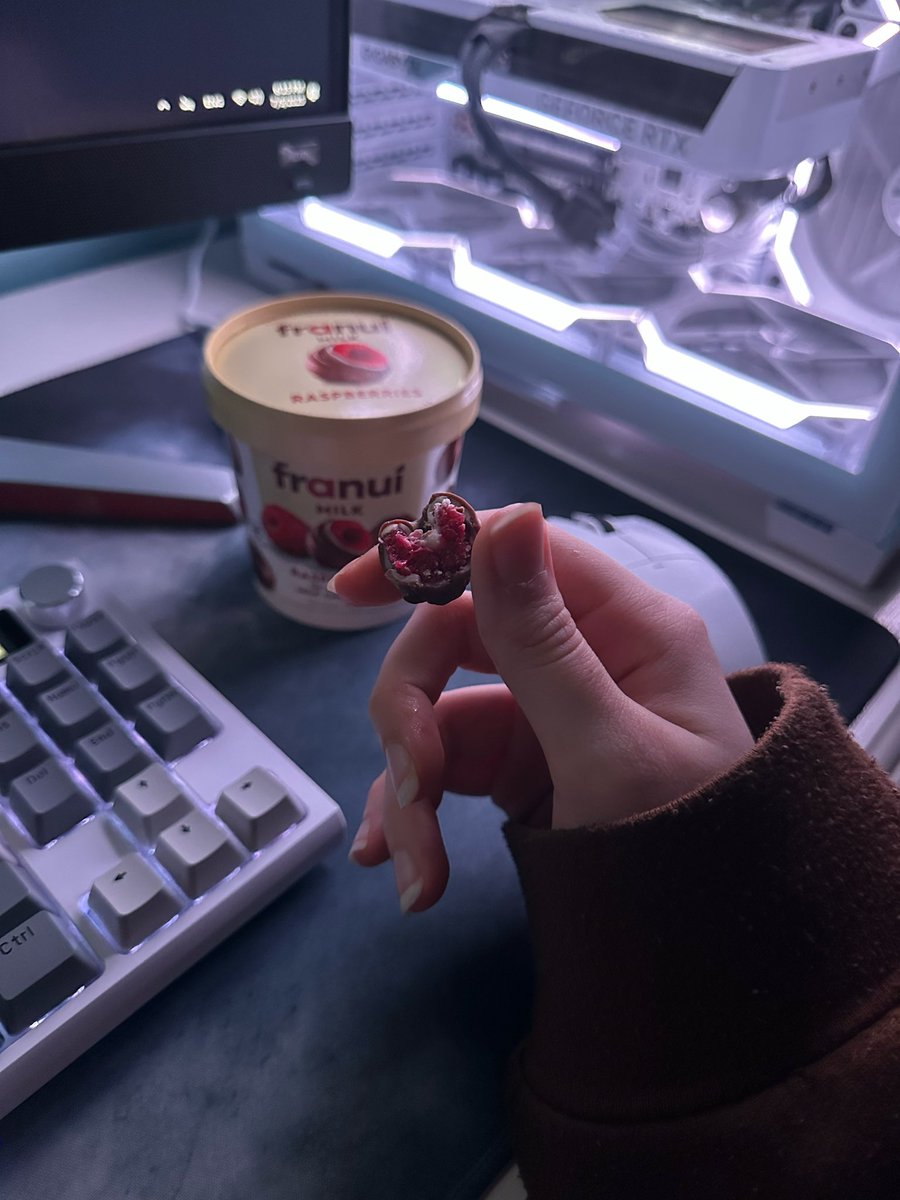 my fav snack with my new pc <3