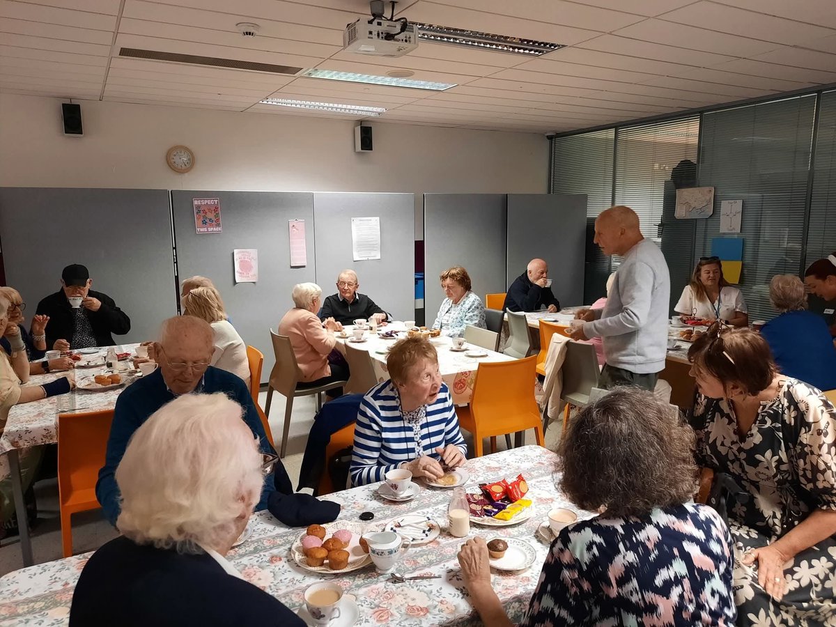 EngagingDemIrl's tweet image. 🎉 What a success!🎉 There was a wonderful atmosphere at the official launch of Café Memoir in @TallaghtLibrary last Wednesday afternoon.
Café Memoir offers a welcoming space to share stories, connect with others and enjoy a relaxed afternoon together over a cup of tea and some…