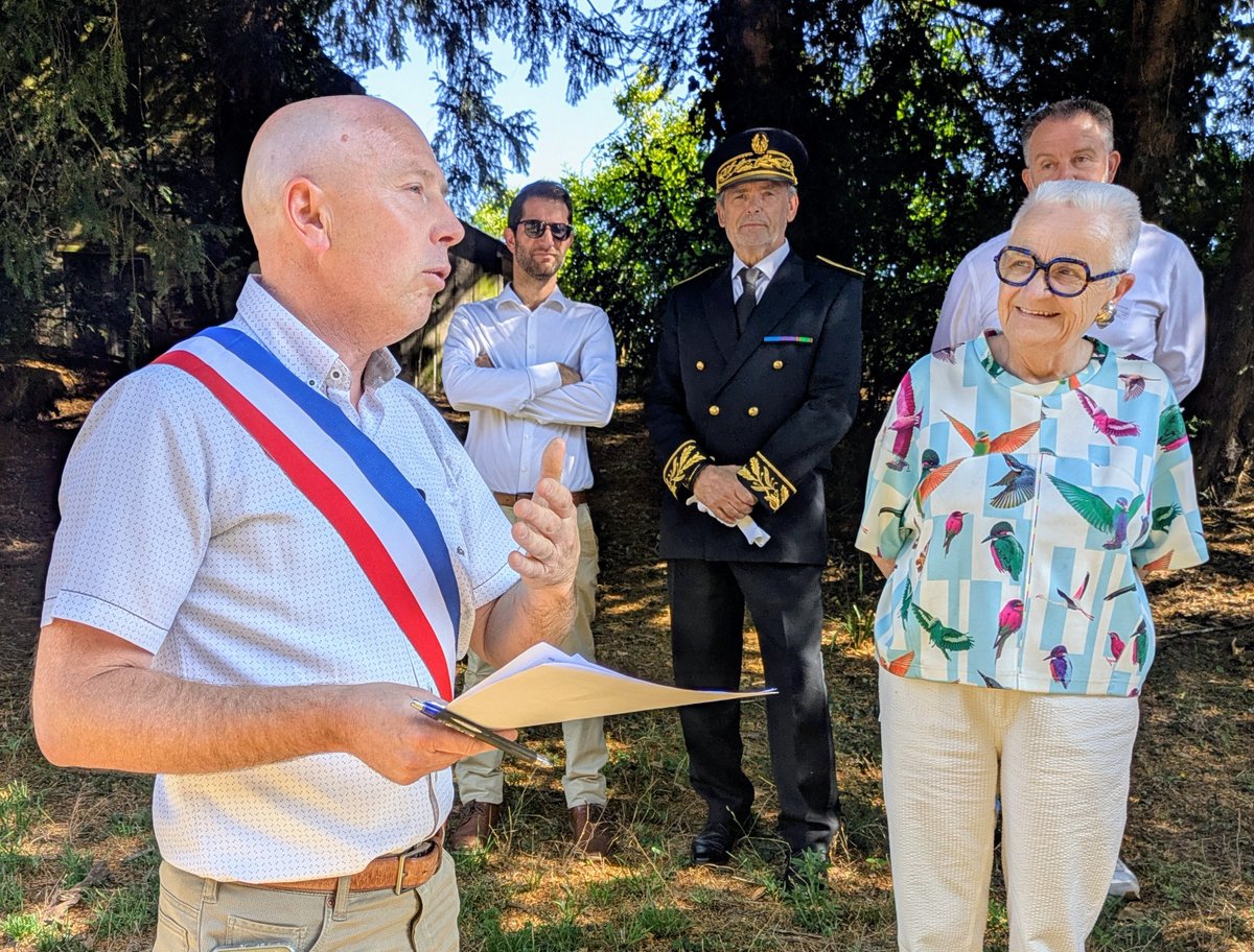 Préfet de Bretagne et d'Ille-et-Vilaine (@bretagnegouv) on Twitter photo #CollectivitésTerritoriales | 🏘️ Revitalisation des centres-ville : cap sur Retiers en présence de <a href="/FrancoiseGatel/">Françoise GATEL</a>.
📊 40 communes d'#IlleEtVilaine, et leurs intercommunalités, sont engagées dans le programme de revitalisation et de développement Petites Villes de Demain (PVD). #CollectivitésTerritoriales | 🏘️ Revitalisation des centres-ville : cap sur Retiers en présence de <a href="/FrancoiseGatel/">Françoise GATEL</a>.
📊 40 communes d'#IlleEtVilaine, et leurs intercommunalités, sont engagées dans le programme de revitalisation et de développement Petites Villes de Demain (PVD).