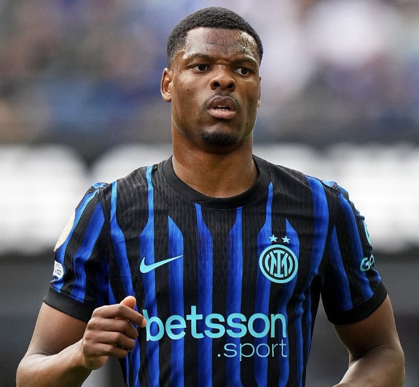 PantauManCity's tweet photo. 🚨 Manchester City telah membuka pembicaraan dengan Inter mengenai Denzel Dumfries setelah kepergian Kyle Walker dikonfirmasi.
Ia memiliki klausul pelepasan sebesar €25 juta di Inter, yang berlaku hingga 15 Juli.
▶️ #Transfersdotcom https://t.co/MIh6LYkOcf