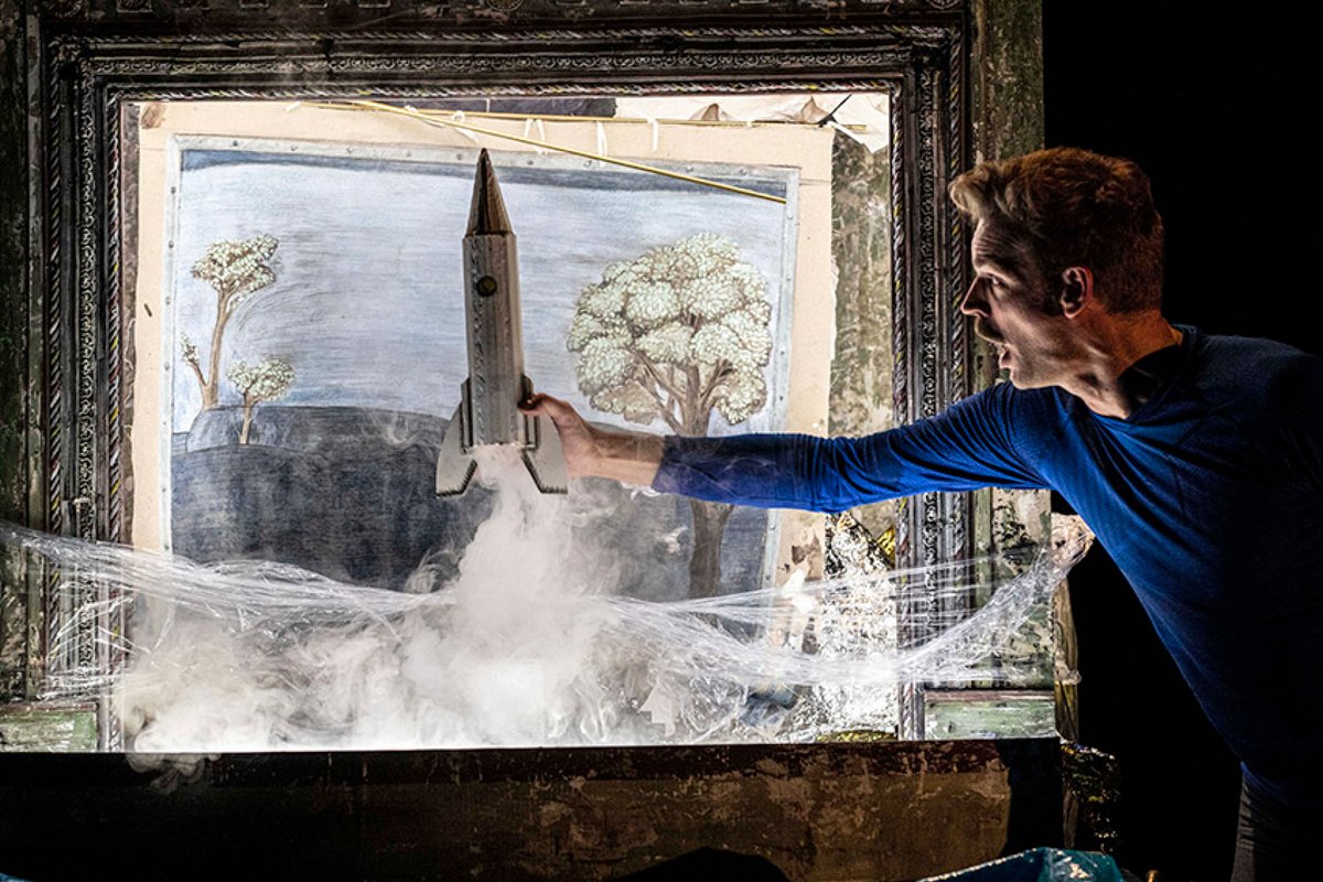 Hélène Kuttner (@helenekuttner) on Twitter photo "Fusées" de Jeanne Candel, Une heure de décollage poétique, porté par trois éblouissants comédiens, chanteurs et acrobates. Tel est le délicieux spectacle élaboré par Jeanne Candel, ma critique joyeuse artistikrezo.com/spectacle/fuse… <a href="/FestivalAvignon/">Festival d'Avignon</a> "Fusées" de Jeanne Candel, Une heure de décollage poétique, porté par trois éblouissants comédiens, chanteurs et acrobates. Tel est le délicieux spectacle élaboré par Jeanne Candel, ma critique joyeuse artistikrezo.com/spectacle/fuse… <a href="/FestivalAvignon/">Festival d'Avignon</a>