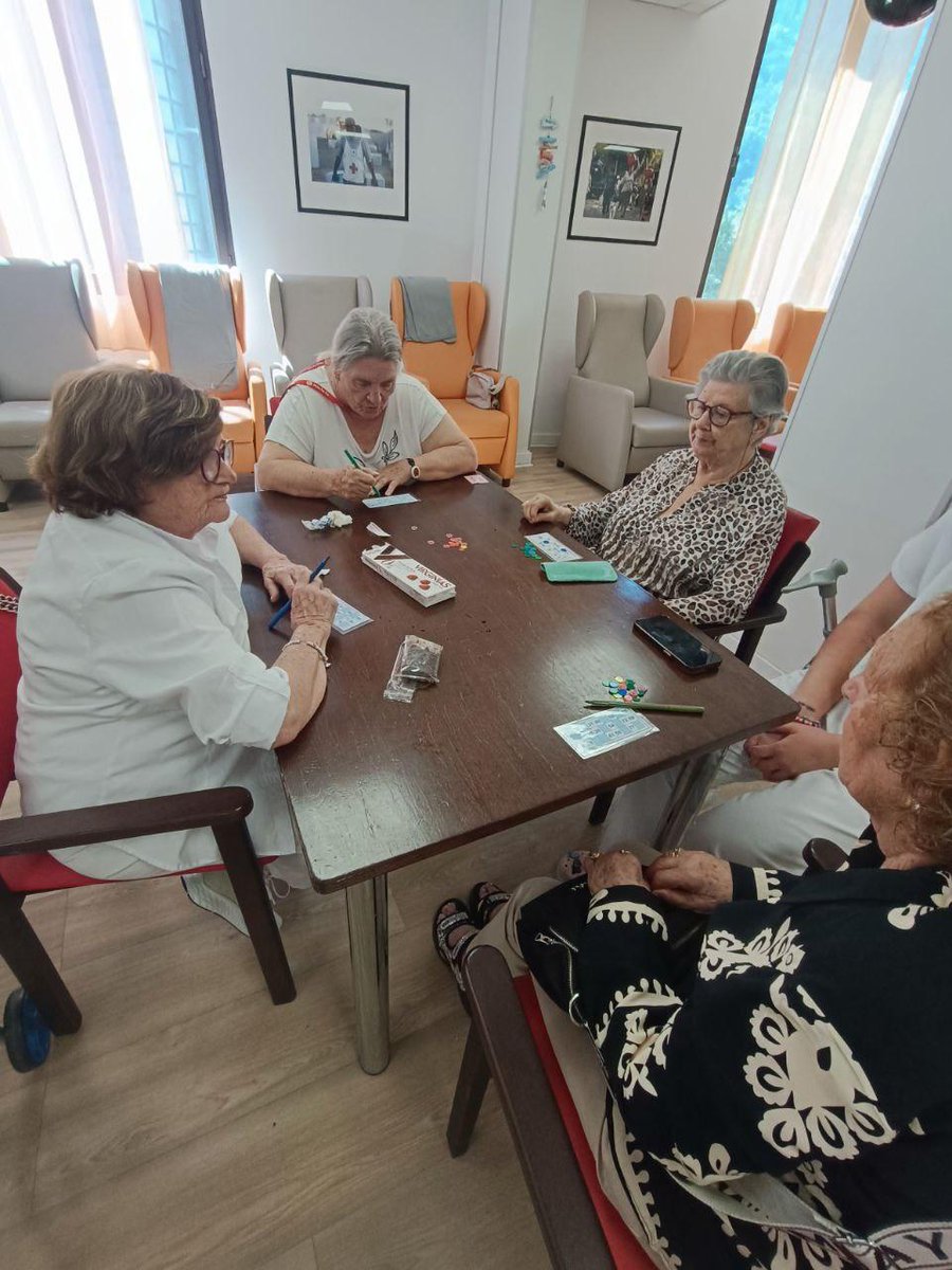 🎉 El 21 de juny va ser l’aniversari oficial del CENCRA i del Centre Major, però divendres passat ho vam celebrar amb un bingo, un concert espectacular amb Alys Parama  i un pastís deliciós!

🫶 Gràcies a tots els/les professionals i  usuaris/es que ho vau fer possible.