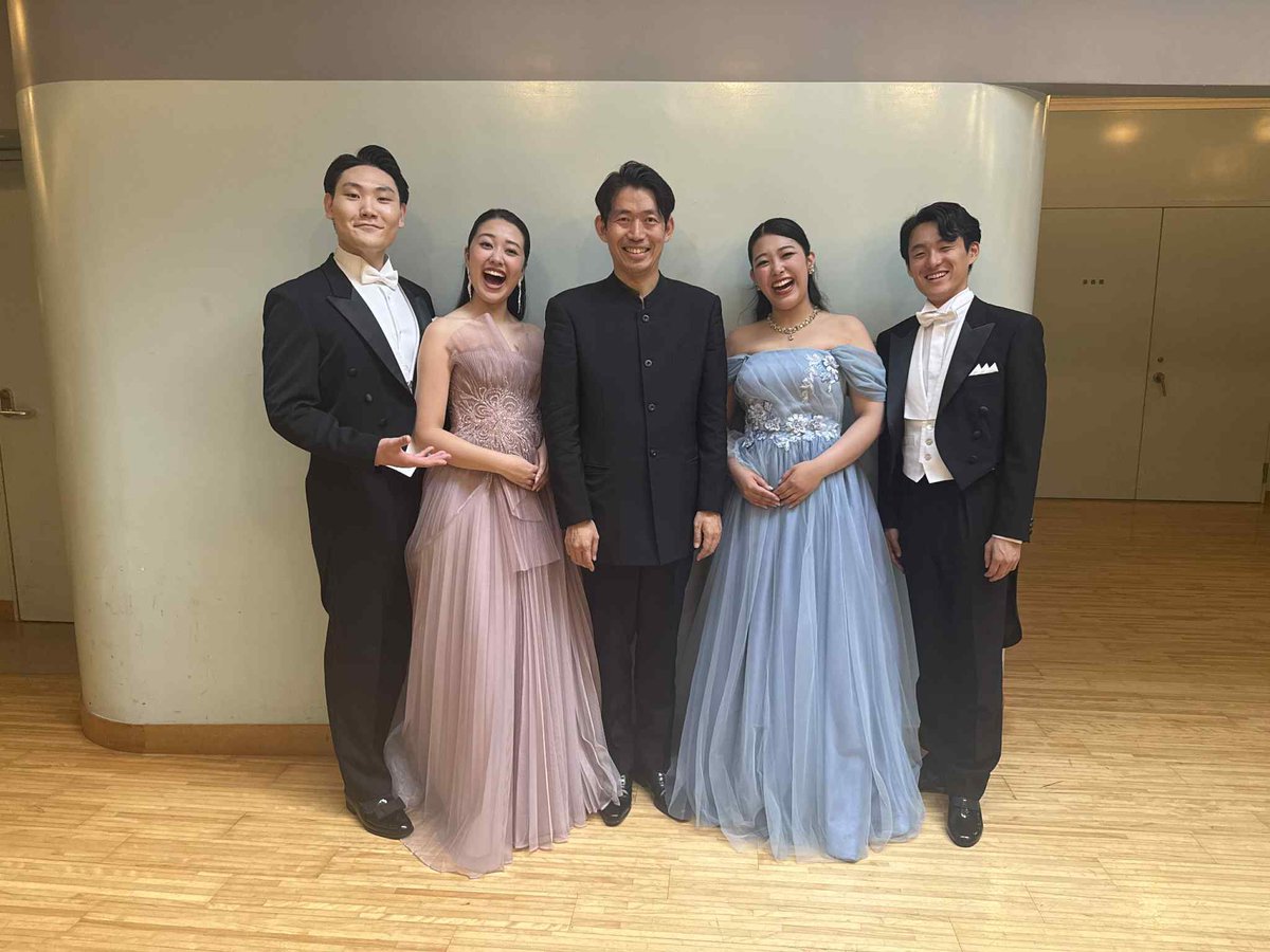 KosukeTsunoda's tweet image. 昨日『藝大第九』が終演しました。それぞれの個性を大事にしながら、全体としては一点を目指して演奏している感覚があり、それが作品で謳われている事と同化していて、素敵でした。若い事は尊い事です。またあの頃に戻りたい、あるいは今もう一度入学したいと思ったこの二週間でした。さて、長きにわた…