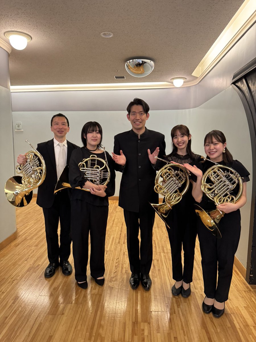KosukeTsunoda's tweet image. 昨日『藝大第九』が終演しました。それぞれの個性を大事にしながら、全体としては一点を目指して演奏している感覚があり、それが作品で謳われている事と同化していて、素敵でした。若い事は尊い事です。またあの頃に戻りたい、あるいは今もう一度入学したいと思ったこの二週間でした。さて、長きにわた…