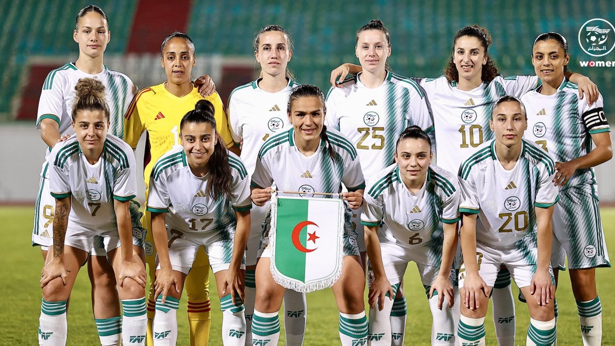 Un truc que je ne comprends pas. 
Ils nous font chier pour que les musulmanes puissent être autorisées à faire du sport avec 1 hijab sur la tête mais juste en France ? 
Ci-dessous, l'équipe de foot algérienne de football 2025. 
Pas un voile, pas un hijab. 
Entrisme conquérant ?