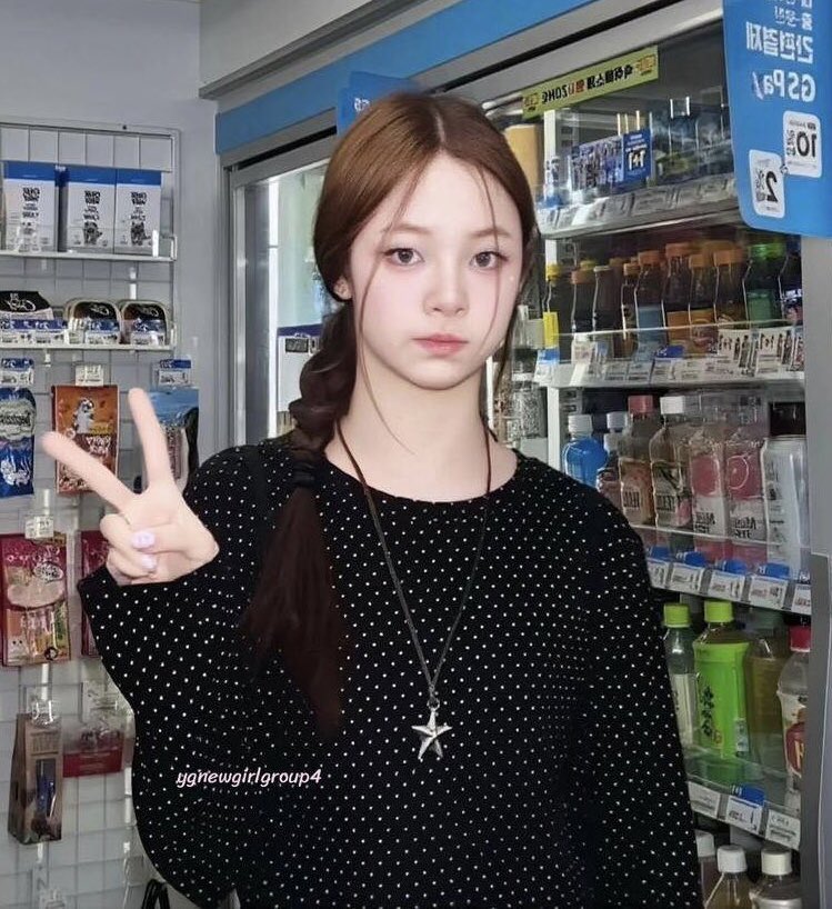 MONSTERSPICS's tweet image. THIS GIRL ‘YG NEXT MONSTER’ CHANYA ?!