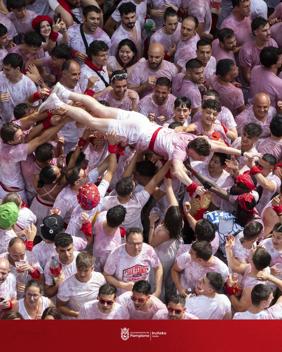 ✅ Normalidad en el arranque de las fiestas de San Fermín, con afluencia masiva y descenso de un 27% de denuncias, la mayoría por hurto

🚍 Descenso de viajeros del transporte público por la huelga

#Sanfermines2025 #SanferminesPamplona 

🔎 +INFO: pamplona.es/actualidad/not…