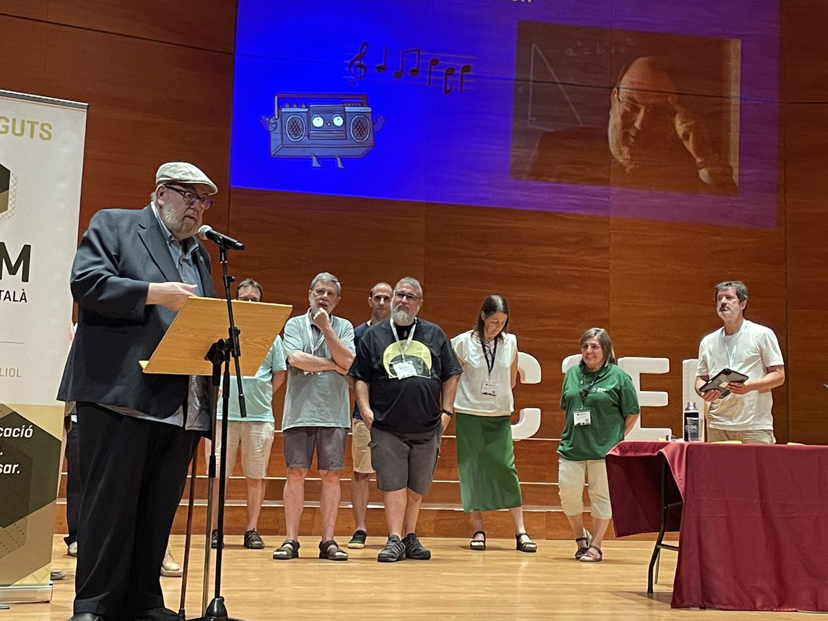 C2EM (@c2em2025) on Twitter photo 🏆Merescudíssim homenatge al <a href="/ClaudiAlsina/">Claudi Alsina Català</a>, recent guanyador de la Creu de Sant Jordi de la <a href="/gencat/">Generalitat de Catalunya</a>, professor de matemàtiques, escriptor i divulgador d’aquestes i representant català arreu del Món.
Moltes gràcies per la labor en el camp de l’ensenyament!
#C2emLleida25 🏆Merescudíssim homenatge al <a href="/ClaudiAlsina/">Claudi Alsina Català</a>, recent guanyador de la Creu de Sant Jordi de la <a href="/gencat/">Generalitat de Catalunya</a>, professor de matemàtiques, escriptor i divulgador d’aquestes i representant català arreu del Món.
Moltes gràcies per la labor en el camp de l’ensenyament!
#C2emLleida25