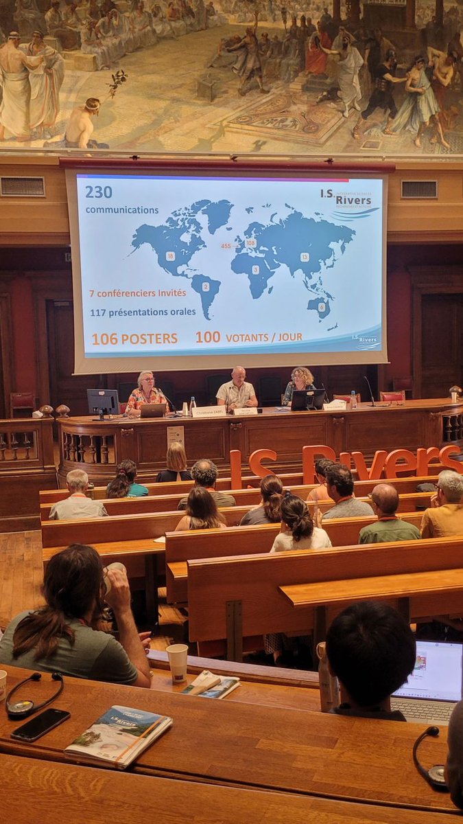 BOKU_IHG's tweet image. The BIGER group participated in the 5th I.S. Rivers Conference (June 30–July 4), sharing research that included the topics of network connectivity (E. Bondar-Kunze), shipwave effects (A.-L. Dittrich), river restoration (A. Funk), and fish ecology in Central Asia (D. S. Hayes) 🌊