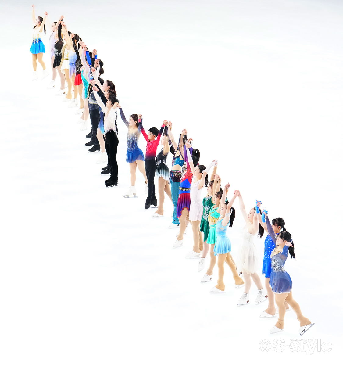 【羽生結弦さん掲載決定📘】
 
羽生結弦さん出演「The First Skate」アイスショーのレポートを、7月25日（金）発売の S-style8月号に掲載します！
 
表情豊かなショーの模様はもちろん、終演後の記者会見までたっぷりとお届けします！
もちろん、仙台ゆかりのスケーターの皆さんのカットもありますよ。