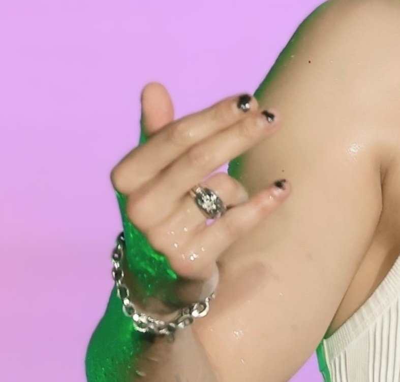 loeynasea's tweet image. HE KNOWS THE GAME🧎‍♀️
#CHANYEOL #찬열