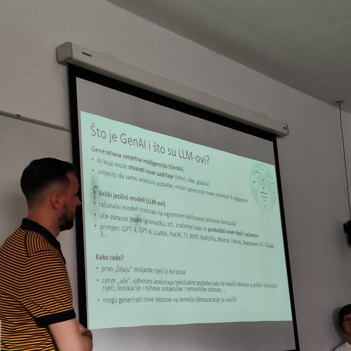 🖋️ Reporting from the first stop of CLASSLA-Express 2.0: Corpora vs. Large Language Models😃:
- talks on web corpora, LLMs, and AI tools in phraseology;
- a hands-on session exploring synergies between LLMs and corpus linguistics methods.

➡️Read more: clarin.si/info/k-centre/…
