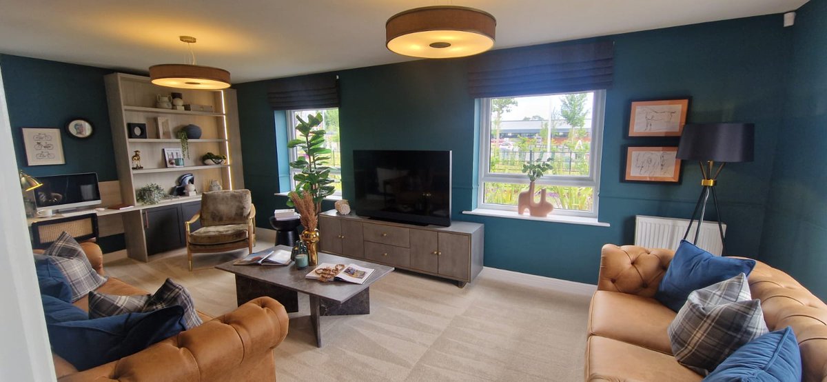 framefastuk's tweet image. A stunning mix of RAL 7016 grey on white frames featured in this smart new development over in Leicestershire.
 Sleek, modern, and full of kerb appeal – all manufactured right here in Derby by the Framefast team.

#Framefast #RAL7016 #NewBuild #MadeInDerby #LeicestershireHomes