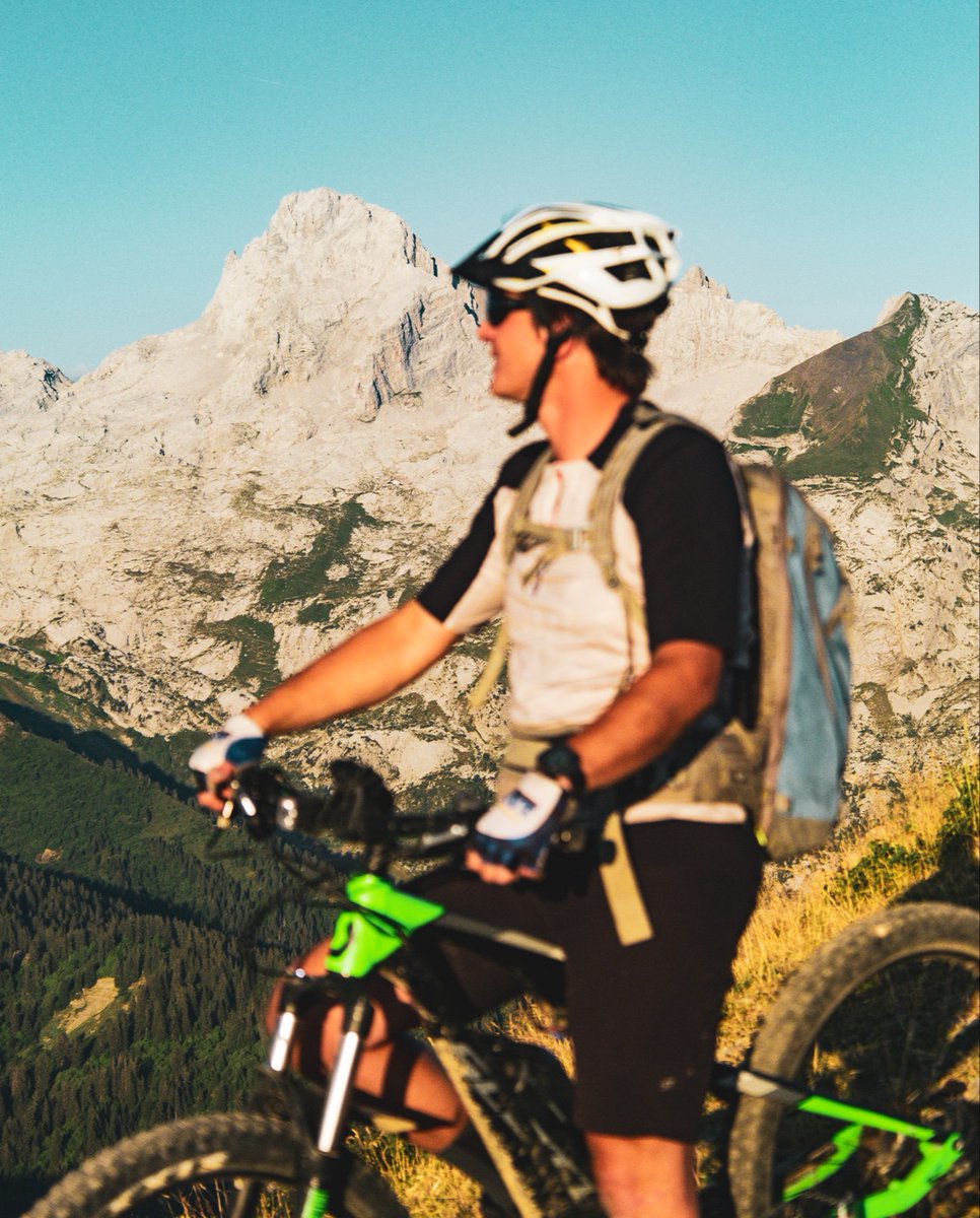🚵‍♂️ Envie d’aventure à VTT ?
178 km de sentiers t’attendent au Grand-Bornand ! ⛰️

🔸 Tour du Lachat – 18,2 km | 🔴
🔸 Balcon des Aravis – 23,3 km | 🟠
🔸 Boucle des hameaux – 9,3 km | 🟢
🔸 Tour du Grand-Bornand – 25,2 km | ⚫

bit.ly/itinéraires-VTT

📸 P.Guilbaud