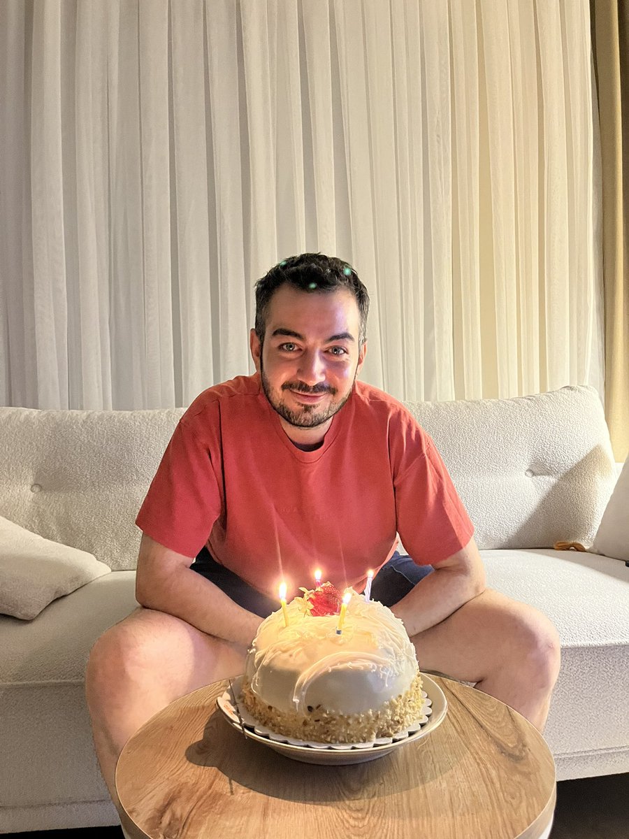 mithatthunder's tweet photo. geç kalınmış haziran dump…
Bodrum tatili, Percy ile 2. yılımız🩶, deniz-kum-güneş, 28. yaş günü 🎈 https://t.co/z8ae5bzU7j