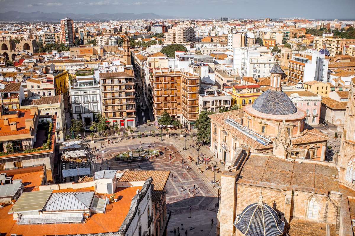 What strategies are European urban centers implementing to cope with rising temperatures? ow.ly/f4Gl50WlsfK