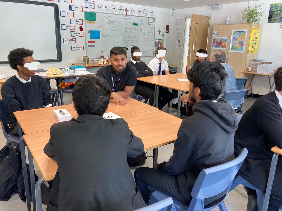 HigginsPartner's tweet image. Proud to have joined St Aloysius Sixth Form’s Yr 12 “Meet the Professionals” event! Spoke with 43 students about career paths, shared tips, and encouraged them to “think forward” post-18. Great initiative led by Celine to inspire future-ready minds! 🌟
#careers #volunteering