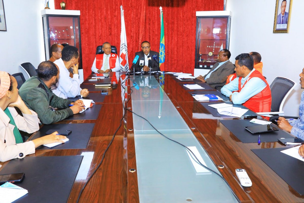 EthioRedCross's tweet image. የኢትዮጵያ ቀይ መስቀል ማህበር ብሄራዊ ፅ/ቤት የማህበሩን 90ኛ ዓመት በዓል አከባበር አስመልክቶ ጋዜጣዊ መግለጫ ሰጥቷል፡፡
በዓሉ በብሔራዊ ፅ/ቤት ደረጃ ነገ ሀምሌ 1ቀን፤2017 በአዲስ ኢንተርናሽናል ኮንቬንሽን ሴንተር በድምቀት ይከበራል፡፡