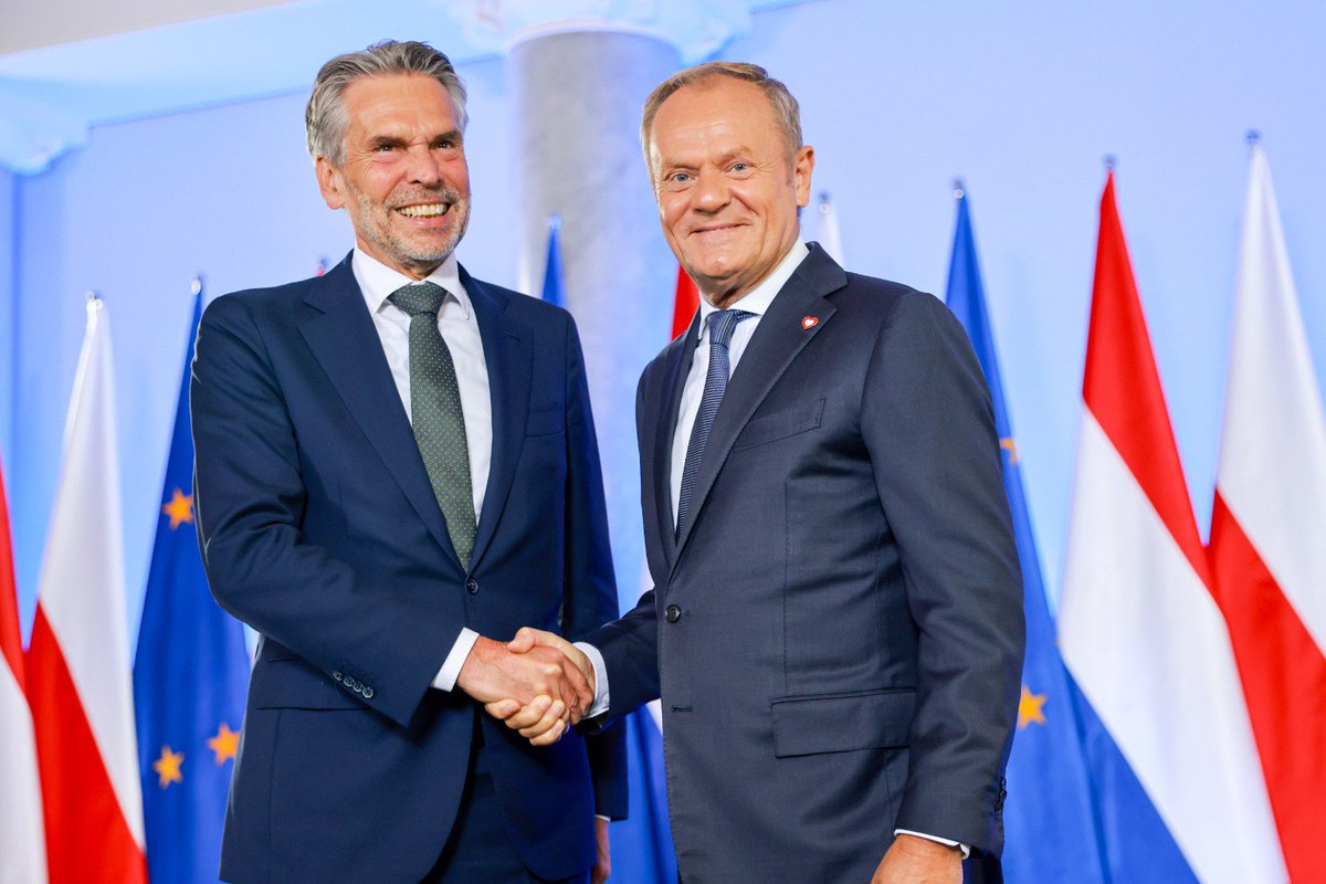 Chancellery of the Prime Minister of Poland (@premierrp_en) on Twitter photo 📸Prime Minister @DonaldTusk is meeting in Warsaw with Dick Schoof <a href="/MinPres/">Dick Schoof</a>, the Prime Minister of the Kingdom of the Netherlands. 📸Prime Minister @DonaldTusk is meeting in Warsaw with Dick Schoof <a href="/MinPres/">Dick Schoof</a>, the Prime Minister of the Kingdom of the Netherlands.