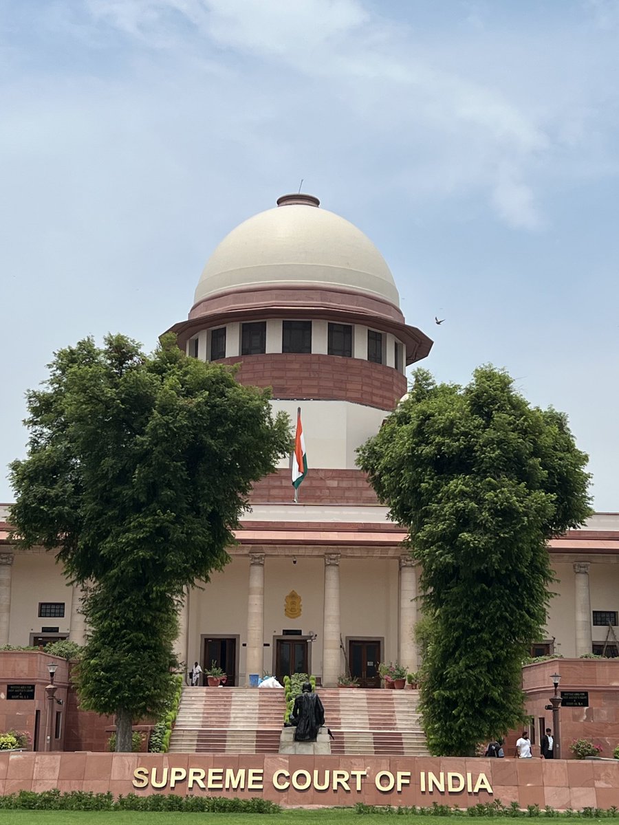📍Supreme Court.