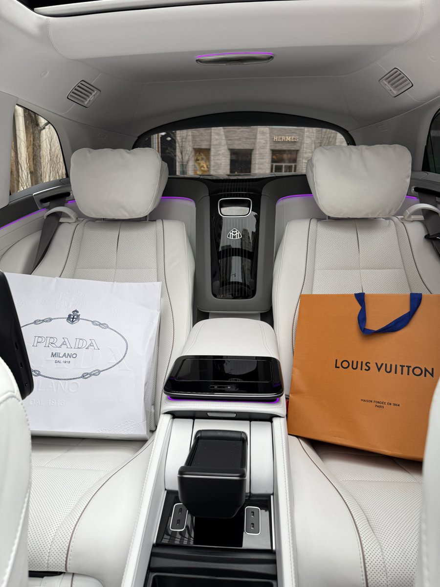 shevonsalmon's tweet image. You can buy designer clothes or invest into some $TSLA stock you choose.
I just do both 😉