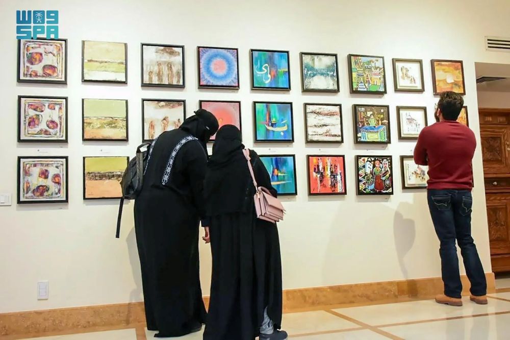 Arab News (@arabnews) on Twitter photo More than 700 works have been submitted for <a href="/TheSASCA/">جمعية الثقافة والفنون</a>’s (Saudi Arabian Society for Culture and Arts) annual showcase <a href="/mocsaudi_en/">Saudi Arabia Ministry of Culture</a> <a href="/MOCVisualArts/">هيئة الفنون البصرية</a> arab.news/2qeeb More than 700 works have been submitted for <a href="/TheSASCA/">جمعية الثقافة والفنون</a>’s (Saudi Arabian Society for Culture and Arts) annual showcase <a href="/mocsaudi_en/">Saudi Arabia Ministry of Culture</a> <a href="/MOCVisualArts/">هيئة الفنون البصرية</a> arab.news/2qeeb
