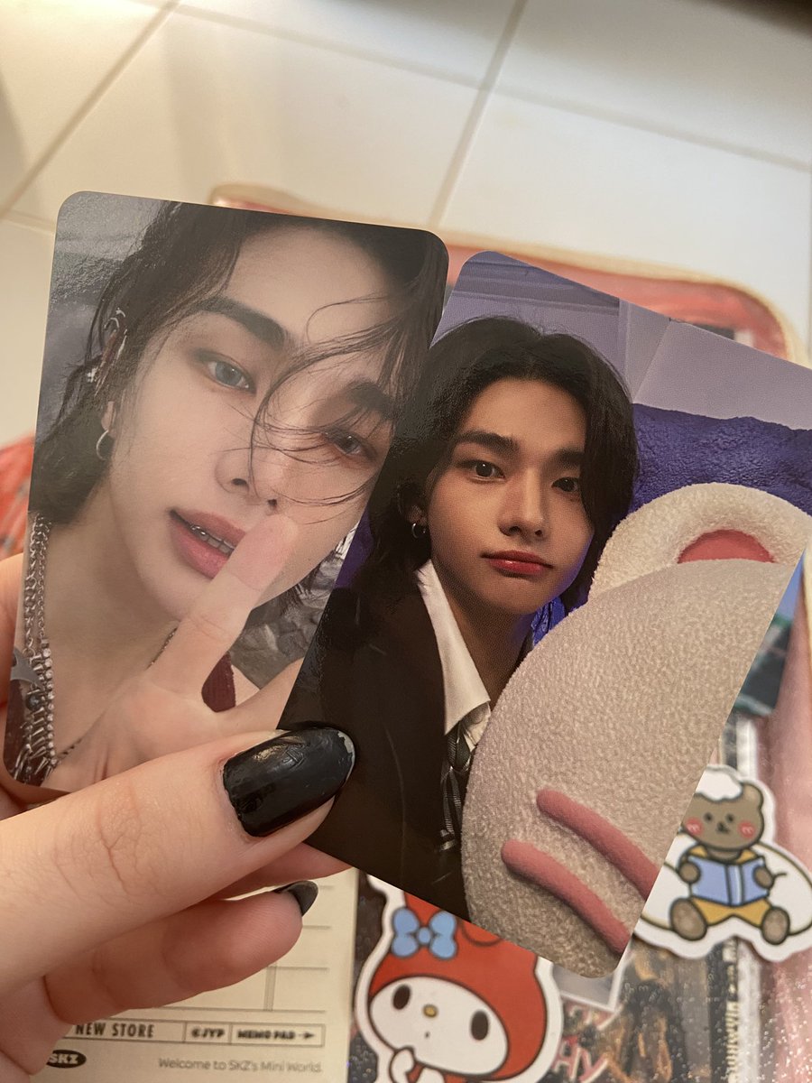 feedback positivo para <a href="/bia_icecream/">𝗕𝗶𝗮 ♡ || 𝗛𝘆𝘂𝗻𝗷𝗶𝗻'𝘀 𝗴𝗶𝗿𝗹</a> por ter me vendido essas duas prios lindas 💗 chegou tudo certinho muito obg pela venda e ajuda na minha coleção 💗🌸
