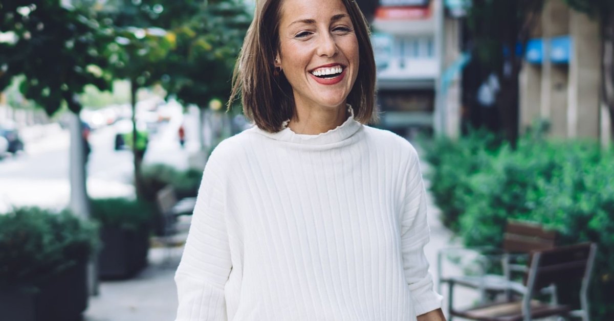 3 Things Emotionally Intelligent People Do and 3 They Don't buff.ly/MJrj6u2

Emotionally intelligent people take the high road, feel lucky, and enjoy the process as much as the outcome. Three mindsets that erode EI are victim mentality, self-centeredness, and a need for
