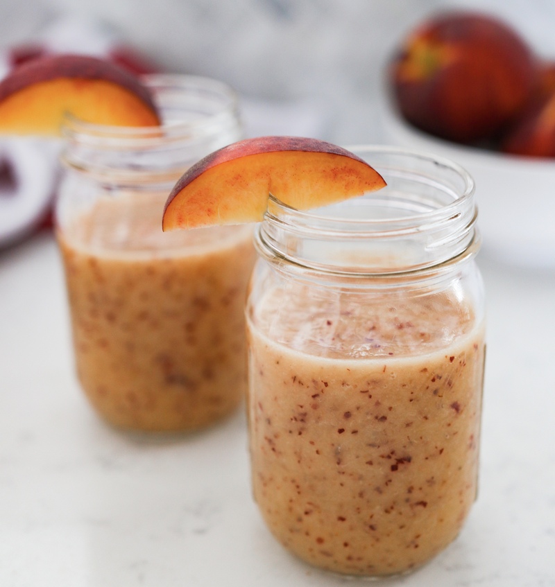 Maak je wel eens smoothies van abrikozen of perziken? Pas dan op dat je de pitten niet mee maalt. In die pitten zit namelijk cyanide (blauwzuur). mkatan.nl/nrc-columns/48… efsa.onlinelibrary.wiley.com/doi/full/10.29…