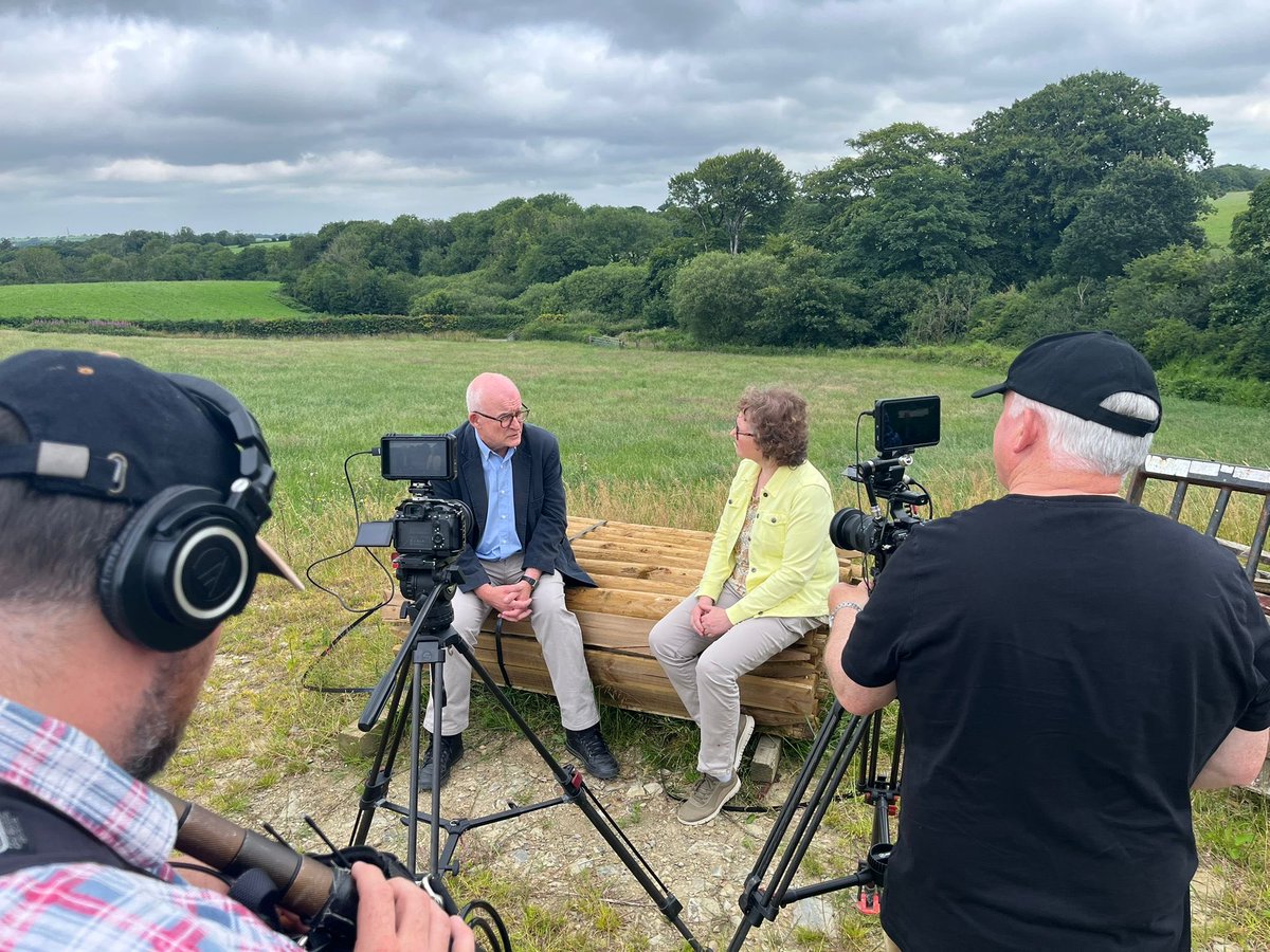 Ar ⁦<a href="/Ffermio/">Ffermio</a>⁩ heno cyfweliad teledu cyntaf Prif Weithredwr newydd Hybu Cig Cymru wedi blwyddyn gythryblus i’r corff.
On ⁦<a href="/Ffermio/">Ffermio</a>⁩ on ⁦<a href="/S4C/">S4C 🏴󠁧󠁢󠁷󠁬󠁳󠁿</a>⁩ tonight Hybu Cig Cymru’s new Chief Executive talks about all the challenges facing the body