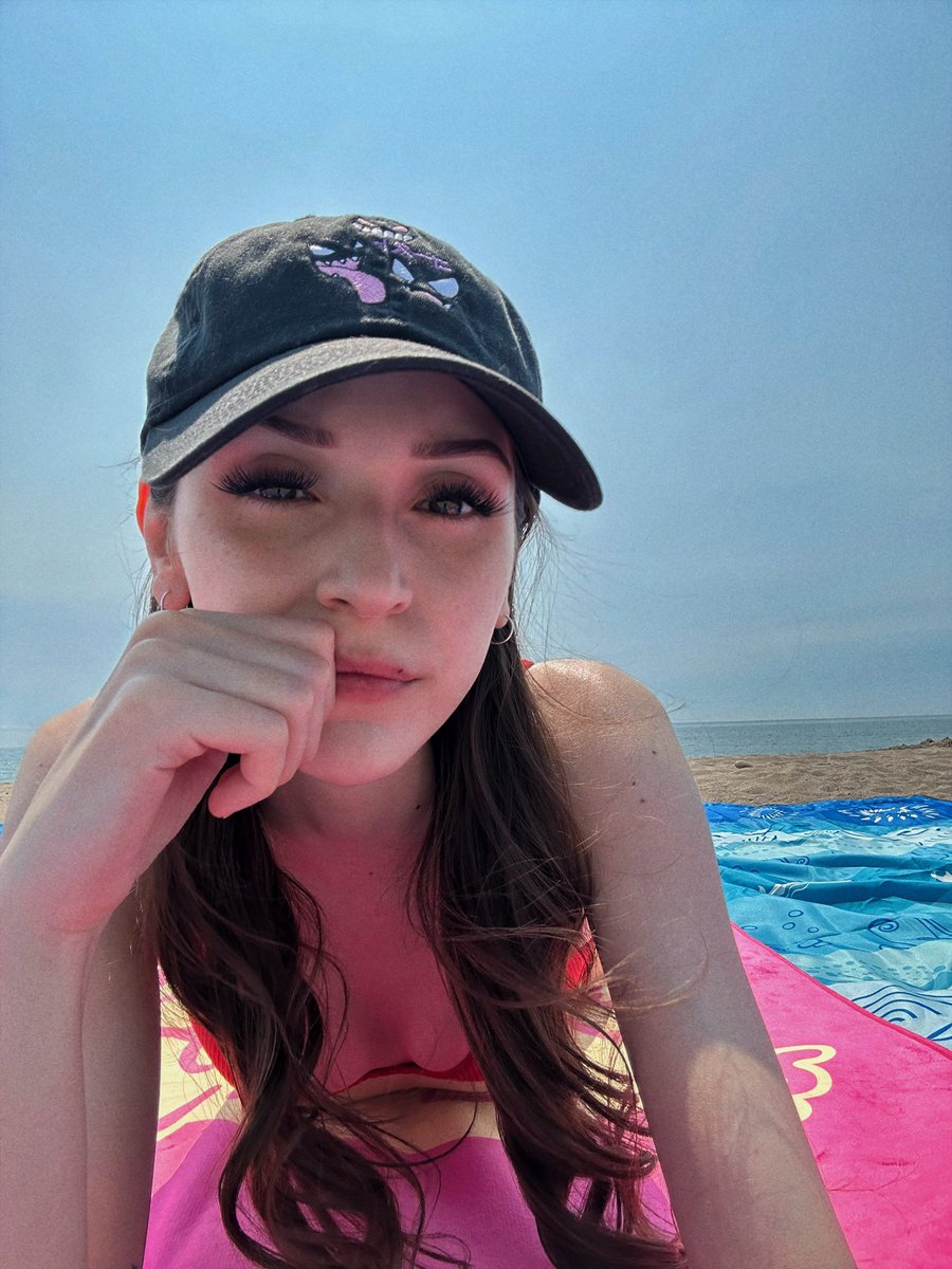 Marissaemmaa tweet media