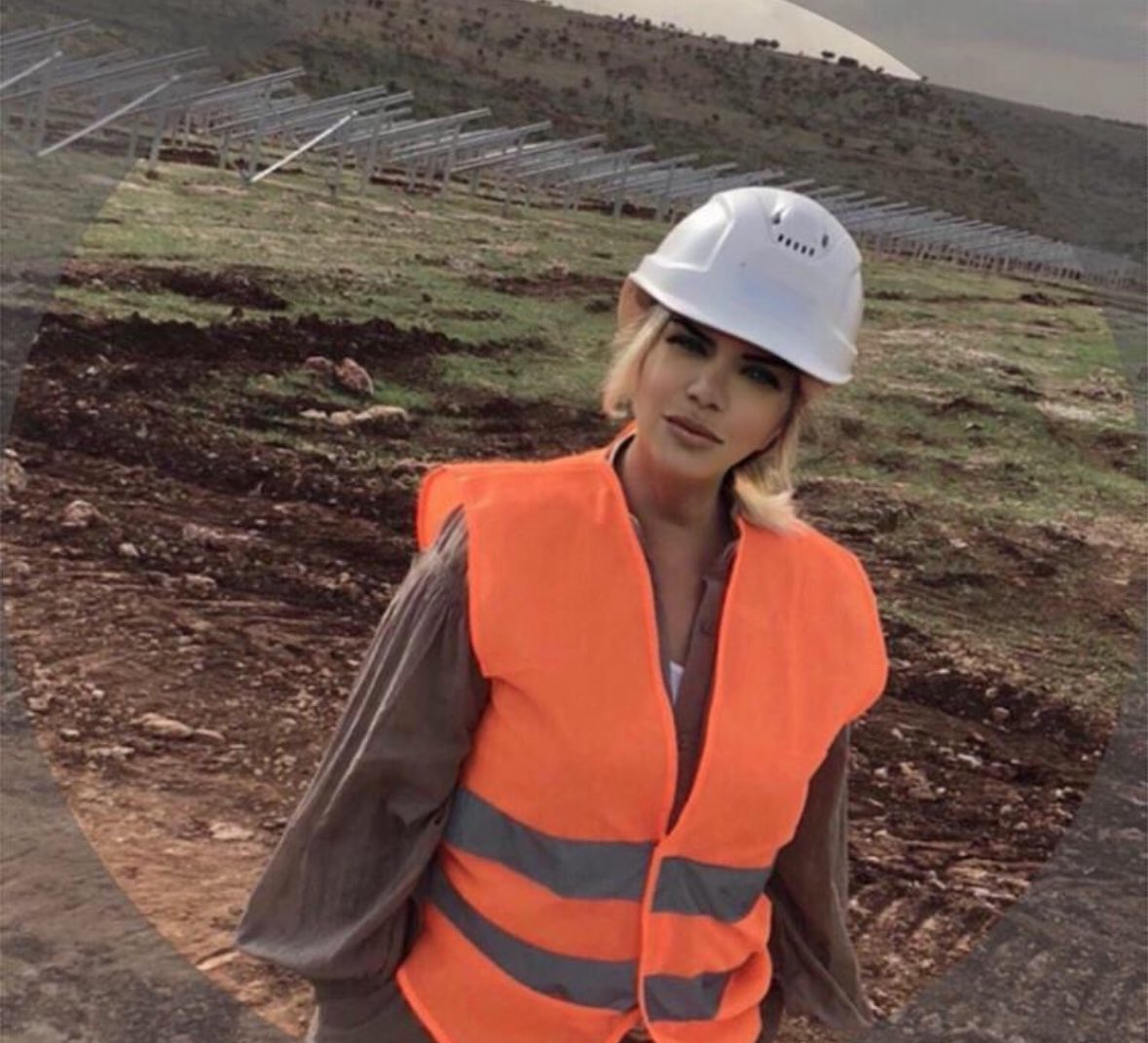 Bu benim 👇🏻 Rachel 

Türk inşaat mühendisiyim, 
Türk yahudisiyim ,
Türk kadınıyım…

Türkiyeli değilim. TÜRK ‘üm ! 
.. ve Türk olmaktan onur duyuyorum. 
Ne mutlu TÜRK’üm diyene ! 🇹🇷