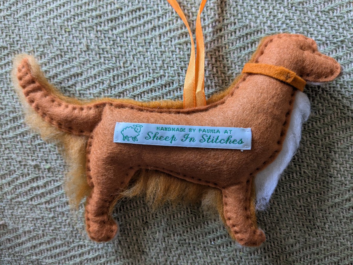 Finally got the sheep sheared today which didn't take as long as usual because we've reduced the size of the flock a bit. Just time to stitch up a #ducktollingretriever afterwards. If you like it, it's also available in a sitting pose in my shop here ➡️sheepinstitches.etsy.com/listing/259380…