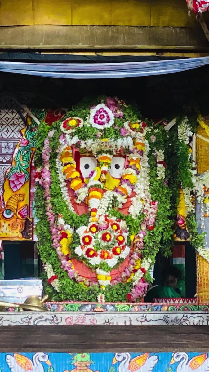 odiajagat's tweet image. ଗତକାଲି ହରିଶୟନ ଏକାଦଶୀରେ ରଥାରୂଢ ଶ୍ରୀବିଗ୍ରହଙ୍କର ବଲ୍ଲଭ ବଡ଼ସିଂହାର ବେଶ ଦର୍ଶନ 

ଜୟ ଜଗନ୍ନାଥ 😍❤️🙏