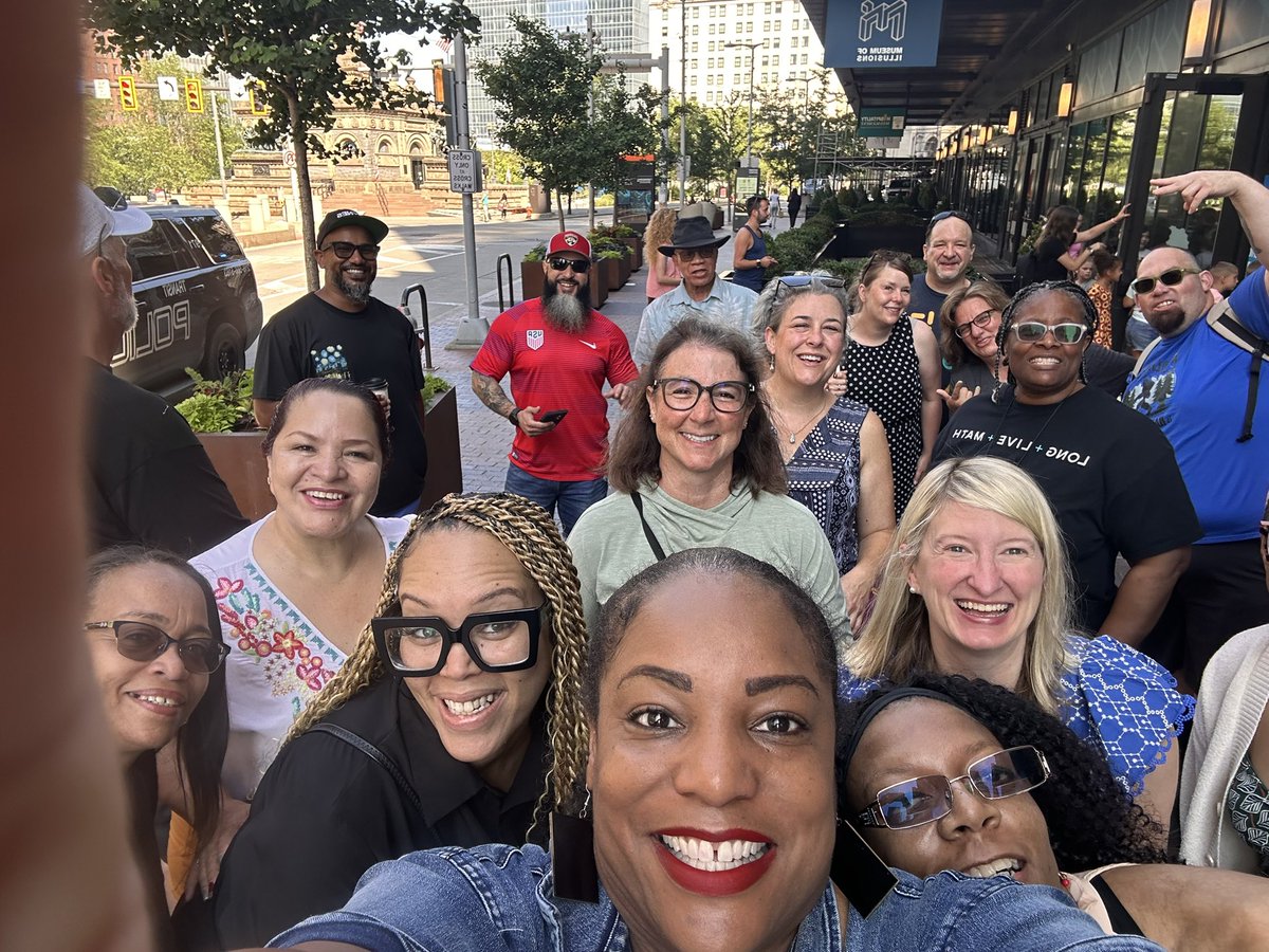 Our first #AFE outing in #ClevelandOhio <a href="/csteachersorg/">CS Teachers Association (CSTA)</a> #CSTeachers UNITE!! 🦸 🦸‍♂️ <a href="/LancasterISD/">Lancaster ISD</a> <a href="/PleasantRunLISD/">Pleasant Run Elementary</a>