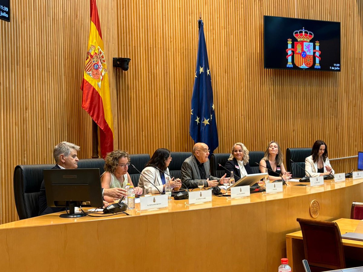 geteccu's tweet photo. Hoy nuestra presidenta @yzabanaa ha visitado el @congreso_es en representación de GETECCU para la presentación de RETAR, Iniciativa Estratégica de Salud que busca redefinir y transformar la atención de las personas con #EII (@UICBarcelona - Instituto Universitario de Pacientes) https://t.co/UeU5O8YDdl