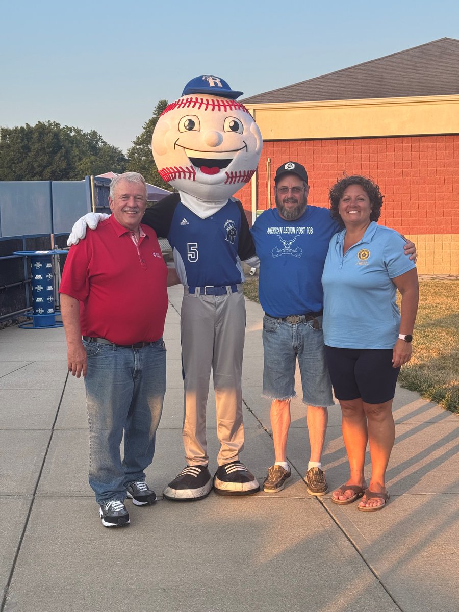 DukeEnergyIN's tweet image. Over the July 4th holiday weekend, we were proud to sponsor Veterans Night at the Terre Haute @REXBaseball_ game. Veterans and their families attended Saturday's game for free and were honored in between innings for their service. ⚾️🇺🇸