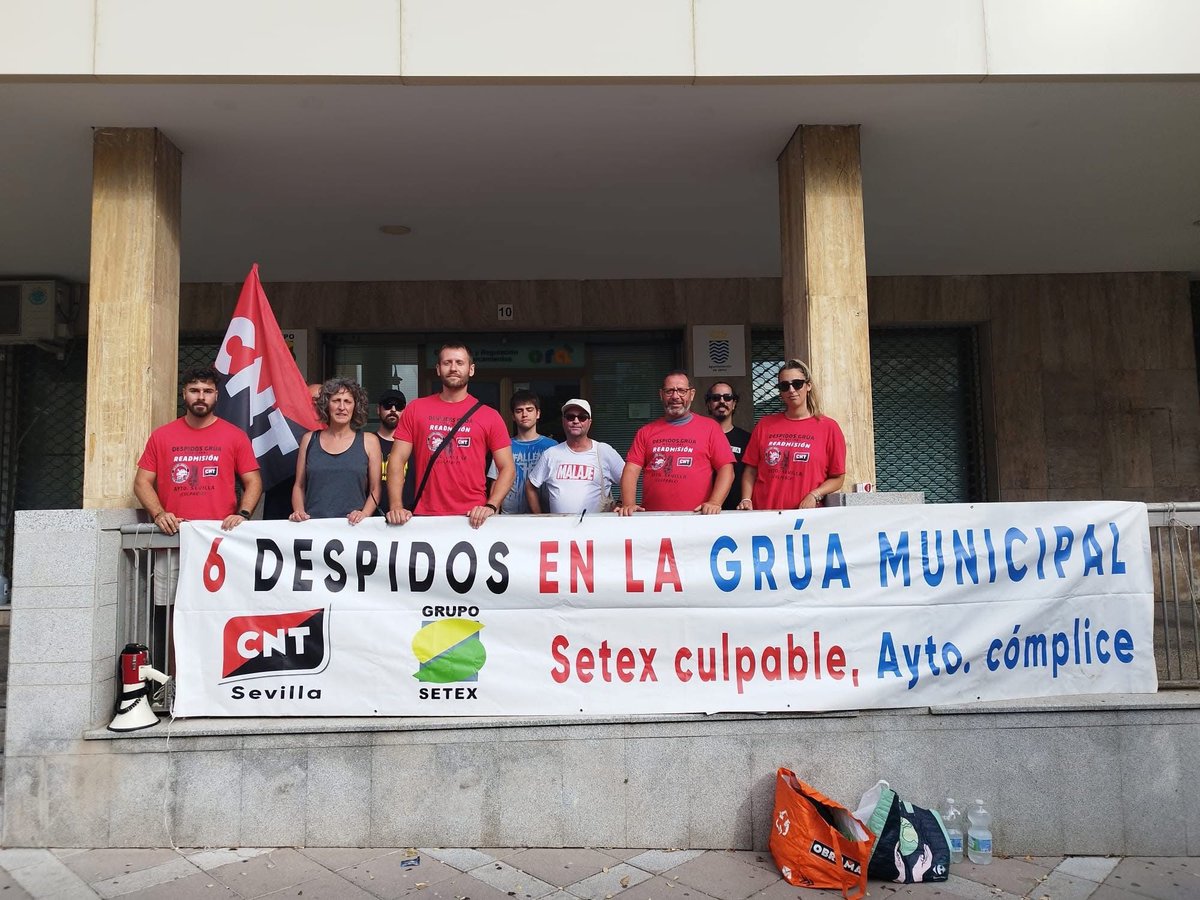 cnt_sevilla's tweet photo. ⚫ Nueva CONCENTRACIÓN de lxs #6gruamunicipalsevilla frente a la sede de Setex Aparki en Jerez. 🔴
Más de 150 DÍAS pidiendo nuestros derechos.
READMISIÓN YA ❗ 
#CNT https://t.co/rJ1HSRQ2rf