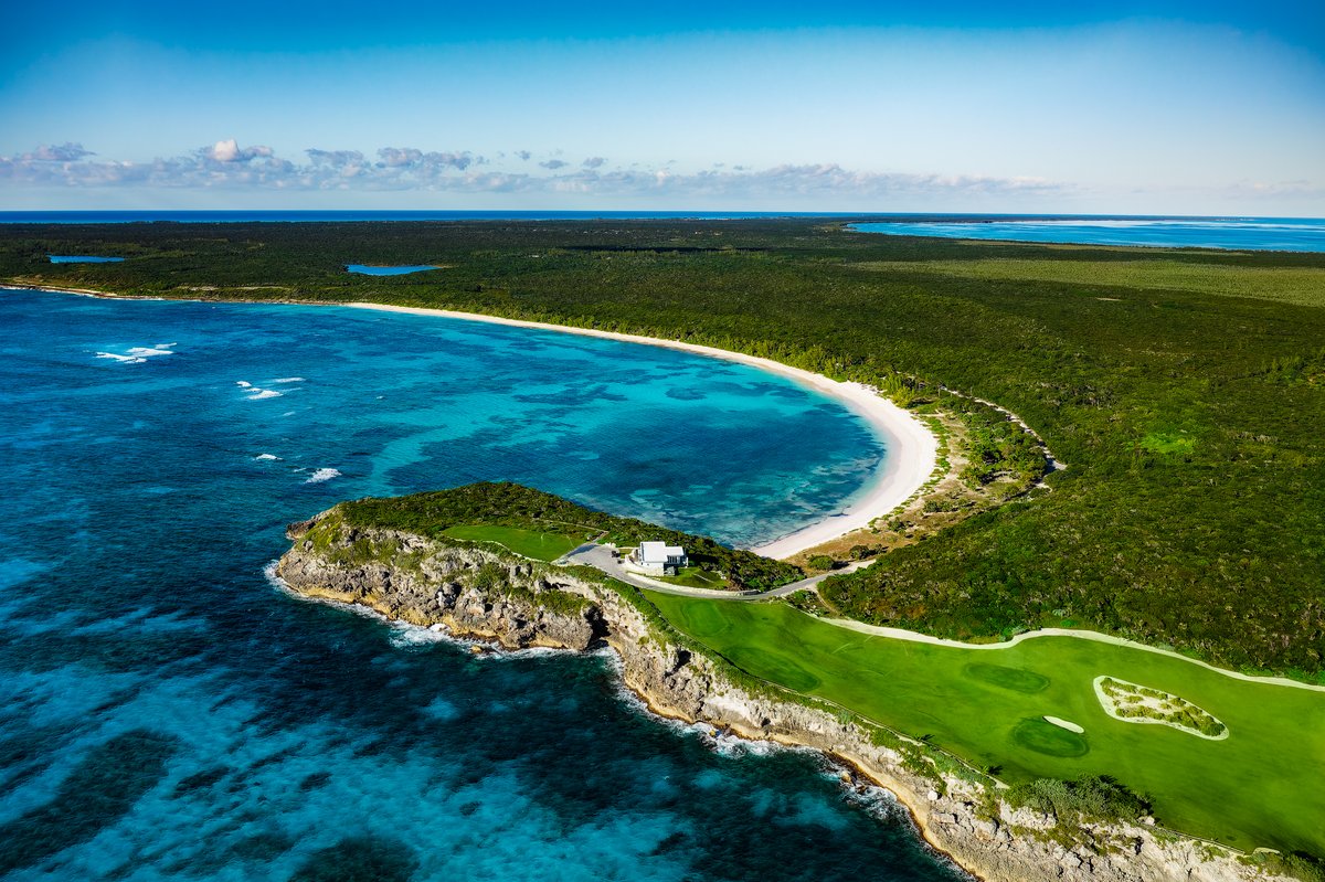 Jack’s Bay, Eleuthera: a private, members-only residential enclave where refined luxury meets untamed beauty. Pristine beaches. Azure waters. A lifestyle of quiet prestige.
 #JacksBay #LuxuryLiving

bit.ly/4nlqN8X