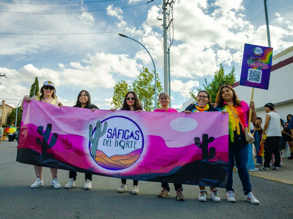 AltavozLgbt's tweet photo. Miles de Chihuahuenses se dieron cita en el centro de la ciudad para marchar por los derechos de las personas LGBT+ y exigir un alto a la discriminación y la violencia contra esta población.

Fotos: Misael García 

Así se vivió el orgullo en el norte: https://t.co/Gz299qyo9l https://t.co/3TXyDBSHBX