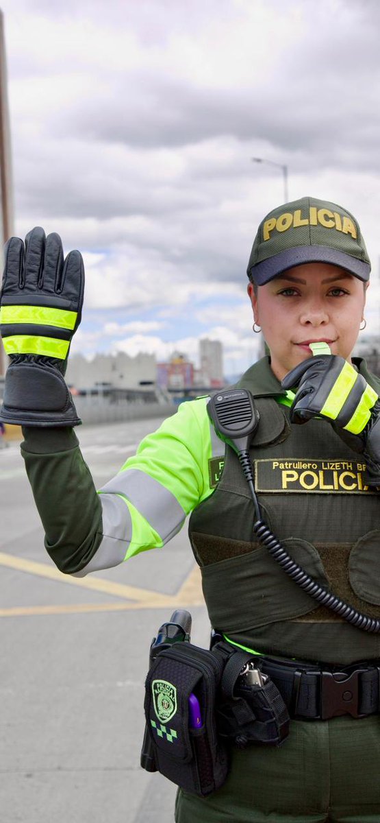 Policía de Tránsito Bogotá (@transitobta) on Twitter photo 👮♂️📷Nuestros Uninformados continúa su labor de acompañamiento en las principales vías de la ciudad, garantizando el cumplimiento de las normas de tránsito y mejorando la movilidad para todos los ciudadanos. ¡Tu seguridad vial es prioridad!
<a href="/TransitoPolicia/">Dirección de Tránsito y Transporte</a> 👮♂️📷Nuestros Uninformados continúa su labor de acompañamiento en las principales vías de la ciudad, garantizando el cumplimiento de las normas de tránsito y mejorando la movilidad para todos los ciudadanos. ¡Tu seguridad vial es prioridad!
<a href="/TransitoPolicia/">Dirección de Tránsito y Transporte</a>