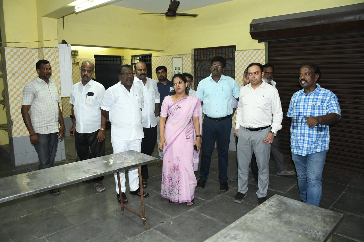 Priya (@priyarajandmk) on Twitter photo பெருநகர சென்னை மாநகராட்சி மண்டலம் - 10, வார்டு 141, சி.ஐ.டி நகர் 3வது தெருவில் அமைந்துள்ள சென்னை மாநகராட்சிக்குட்பட்ட சமுதாய நல கூடத்தில் கள ஆய்வு மேற்க்கொண்டோம். இந்த ஆய்வின்போது, மண்டலக்குழு தலைவர்,மாமன்ற உறுப்பினர் அரசு உயர் அதிகாரிகள் உட்பட பலர் உடனிருந்தனர்.
<a href="/chennaicorp/">Greater Chennai Corporation</a> பெருநகர சென்னை மாநகராட்சி மண்டலம் - 10, வார்டு 141, சி.ஐ.டி நகர் 3வது தெருவில் அமைந்துள்ள சென்னை மாநகராட்சிக்குட்பட்ட சமுதாய நல கூடத்தில் கள ஆய்வு மேற்க்கொண்டோம். இந்த ஆய்வின்போது, மண்டலக்குழு தலைவர்,மாமன்ற உறுப்பினர் அரசு உயர் அதிகாரிகள் உட்பட பலர் உடனிருந்தனர்.
<a href="/chennaicorp/">Greater Chennai Corporation</a>