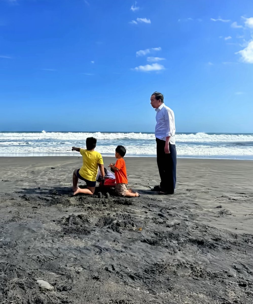 keren bgt Indonesia menjadi negara yang paling flourishing! 

sisa 20rebu di ATM juga masih santuy ajaa ga sih 😭
* foto bapak Jokowi dan cucunya adalah contoh kebahagiaan yg hakiki🙏🏻