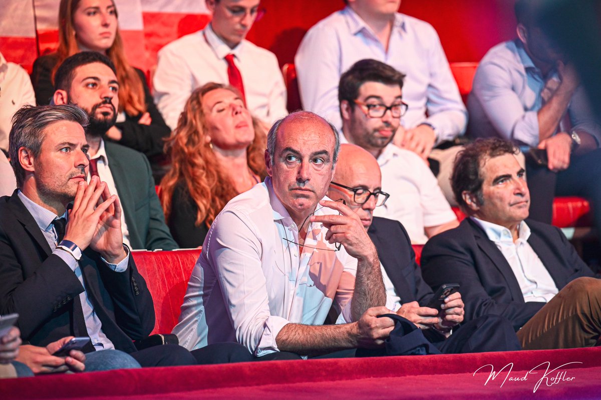 MaudPK's tweet image. Véritable émotion en apprenant la disparition brutale du député Olivier Marleix, tellement investi, tellement raisonné, tellement lucide sur l'état de déliquescence de notre pays, sur l'identité de ses liquidateurs et sur leur responsabilité pour les décennies à venir. Olivier…