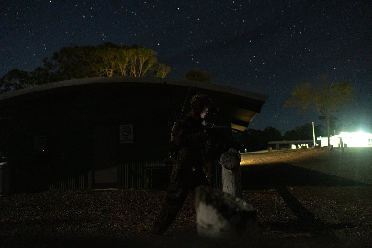 31stMeu's tweet image. 馃搷Sam Hill Airfield, Queensland, Australia, July 1, 2025.
U.S. Marines with Maritime Raid Force, 31st MEU, conducted a limited scale raid night exercise to demonstrate operational proficiency.
(@USMC 馃摳 by Cpl. Alora Finigan)
@USNavy
@INDOPACOM
@DeptofDefense