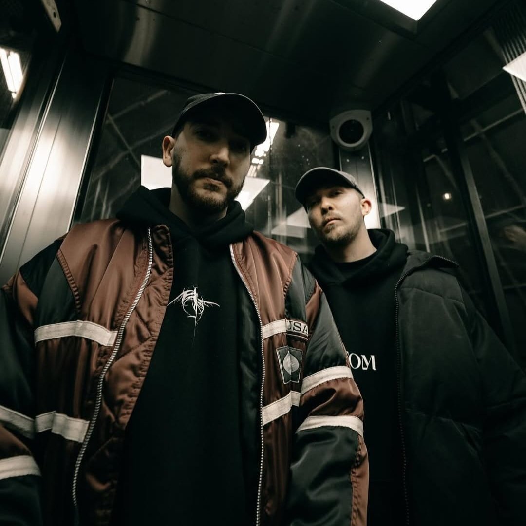 Next💥
Manchester’s Hard Techno powerhouse Rudosa will be up next for Audiocode with The Flow – a punchy, electric 4-track EP Adding a powerful twist to the release, German duo Noise Not War will deliver a standout remix
Release July 14th, 2025
Pre-order audiocode.bandcamp.com/album/the-flow