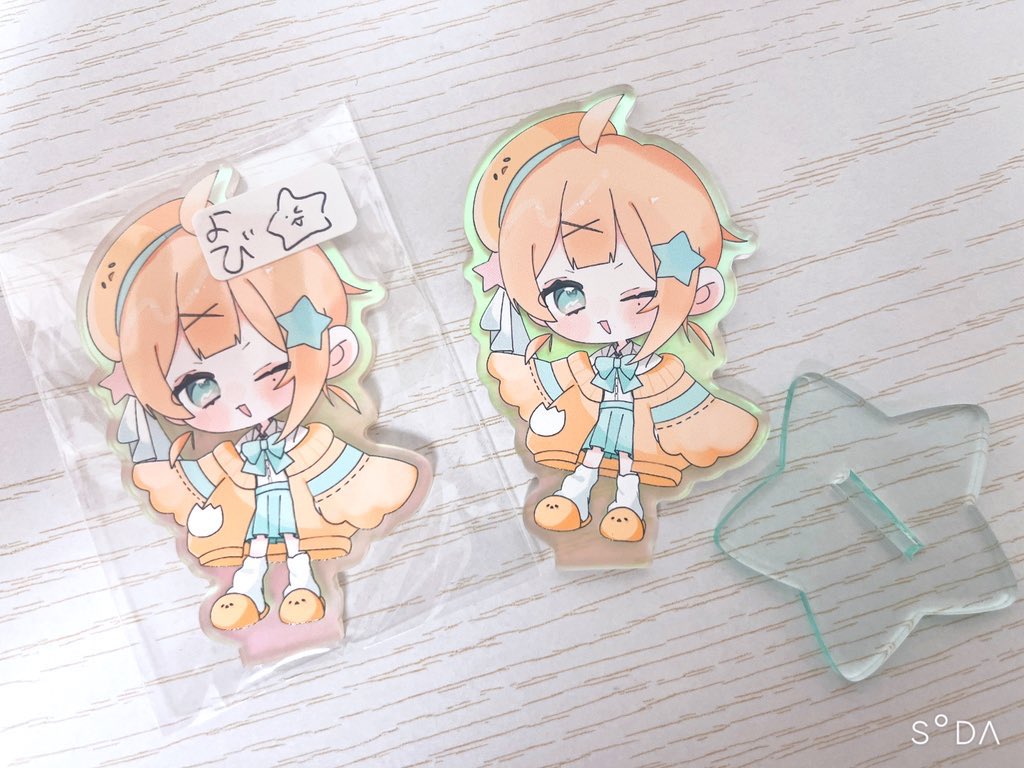 micomanewsub's tweet image. かわいいのでこっちでも自慢しちゃう!実は自代理が好きすぎるあまりアクスタをつくりました……❣️
星型の台座にマットアクリル×オーロラ加工がとってもカワイ〜〜っっ 予備のシールもかわいいです🌟😉
ずっと夢だったYousei印刷さん(@yousei_info)にお願いしました 印刷もキレイ〜〜〜