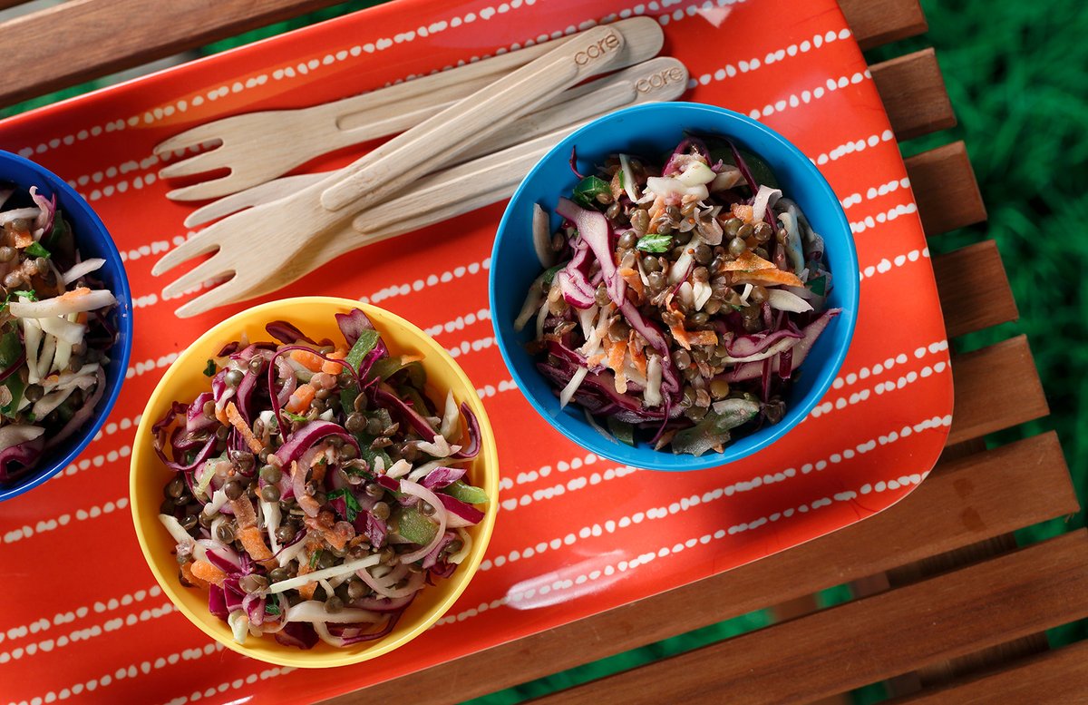 This Zesty Lentil Coleslaw with Buttermilk Dressing makes the perfect fresh, crunchy side to your go-to burger recipe! ow.ly/o23350P0tQJ